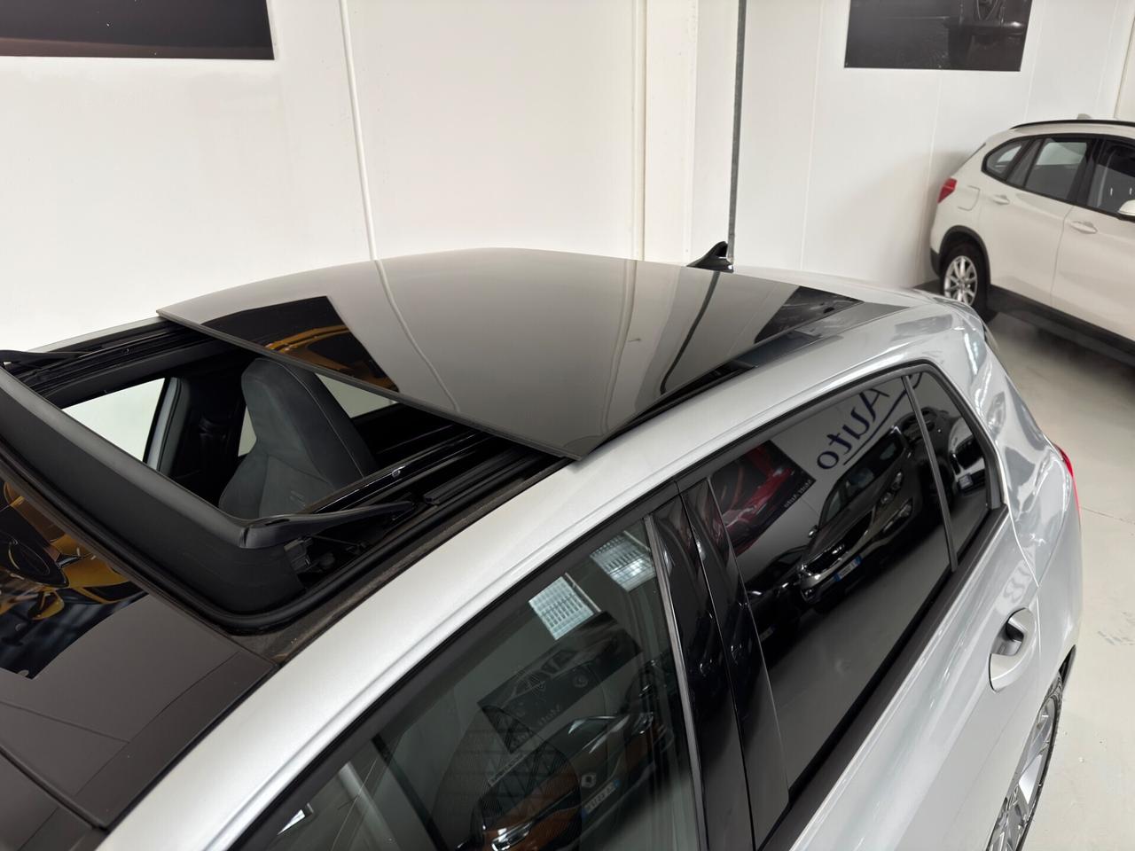 Volkswagen Golf 1.5 TSI 150 CV EVO DSG R-Line