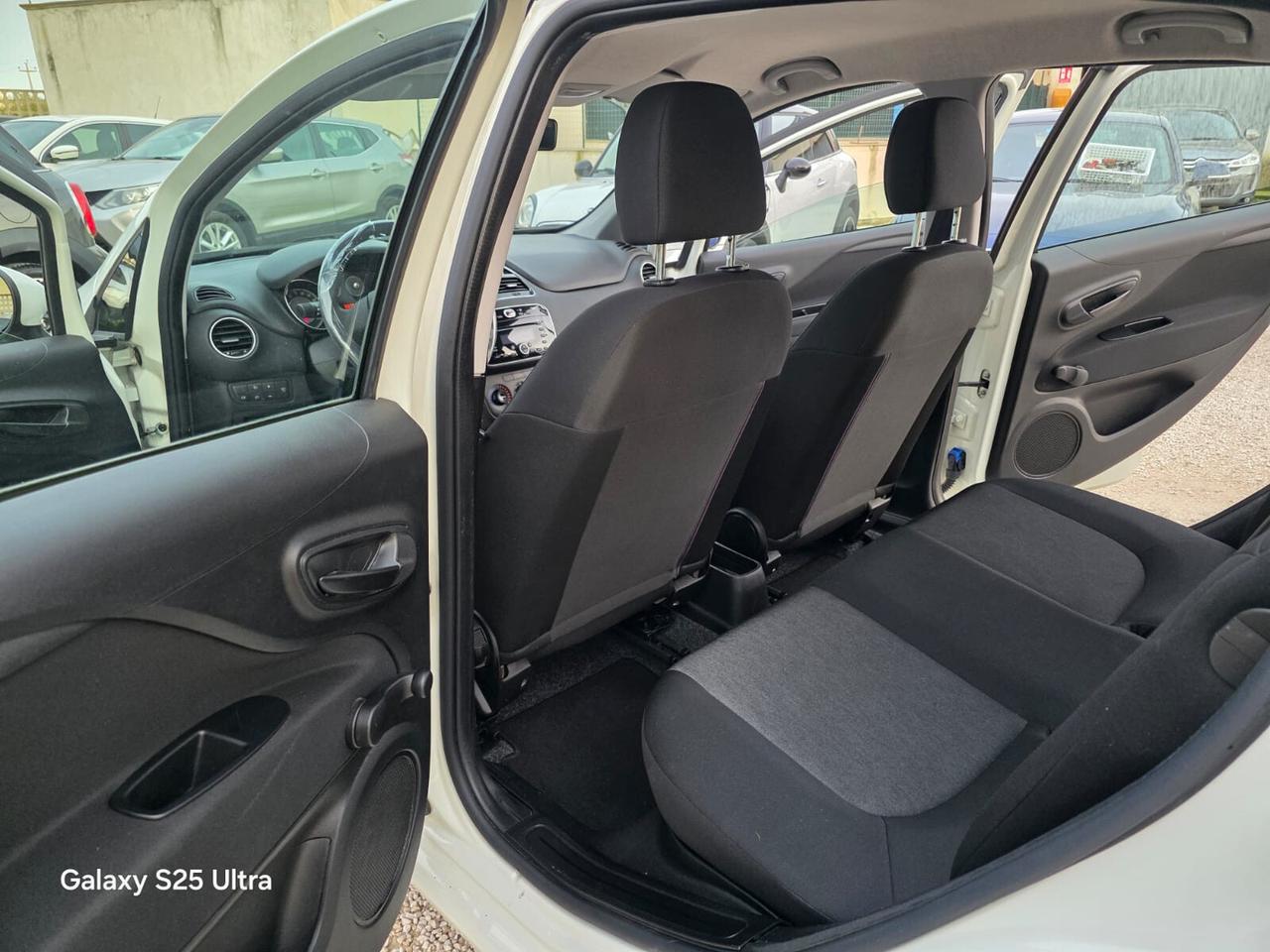 Fiat Punto 1.2 8V 5 porte Lounge 2016 130.000KM