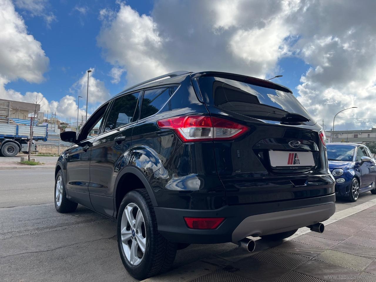 FORD Kuga 2.0 TDCI 140 CV 2WD Titanium