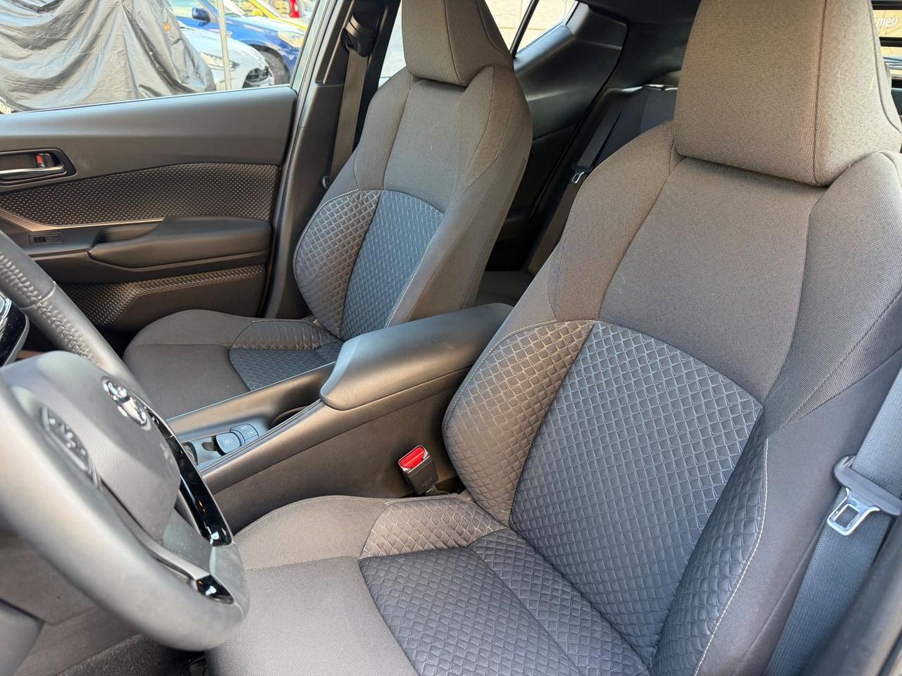 Toyota C-HR Active 1.8 HEV #11384