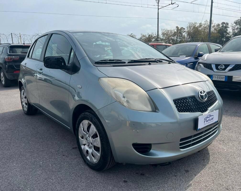 Toyota Yaris 1.0 Sol 5p