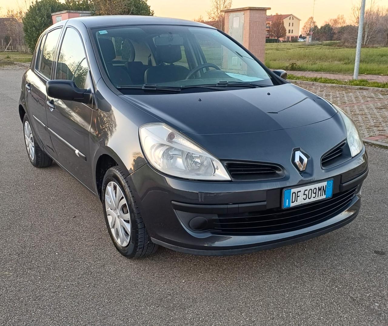 Renault Clio 1.2 16V 5 porte Luxe