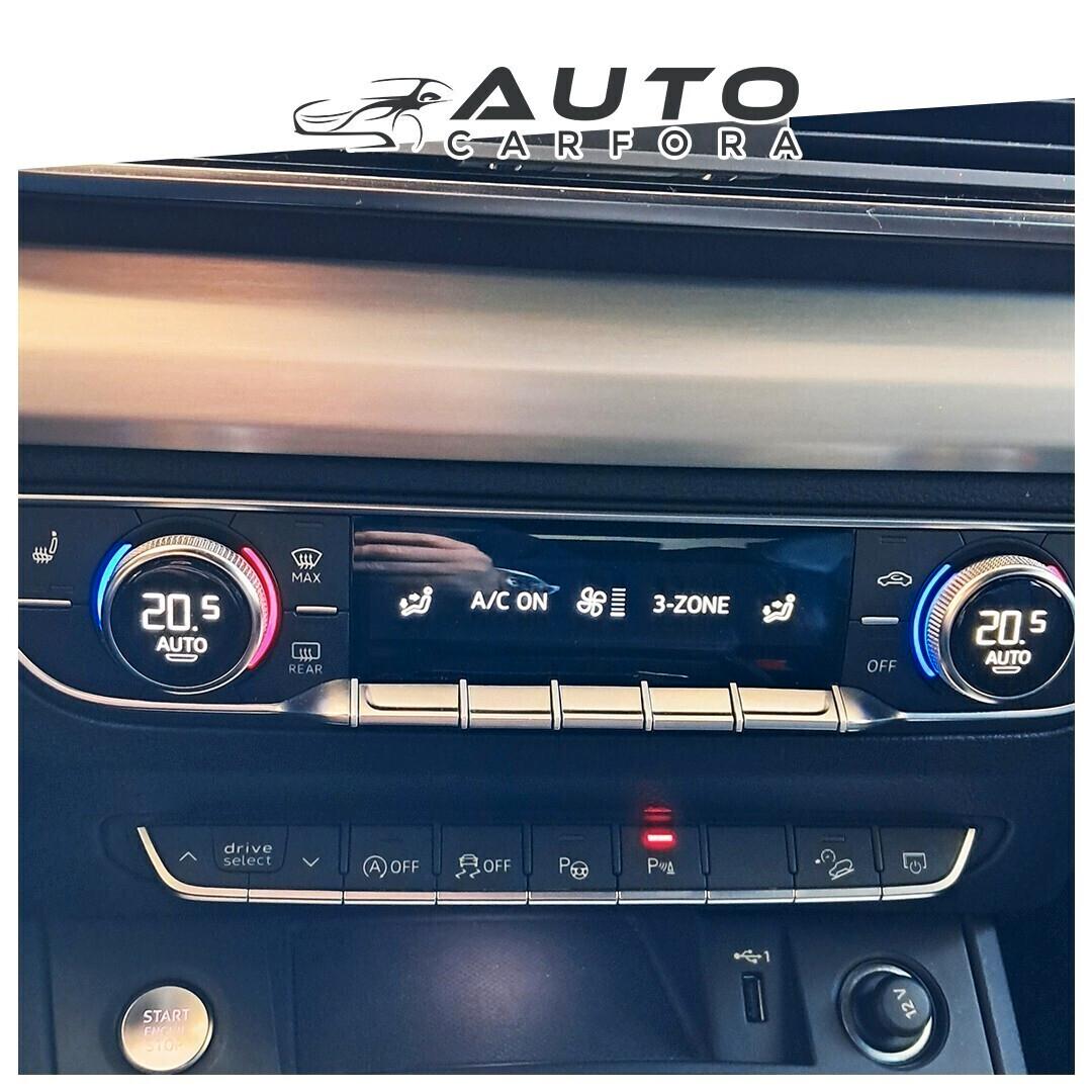 Audi Q5 Sportback 40 tdi Identity Black s-line interno