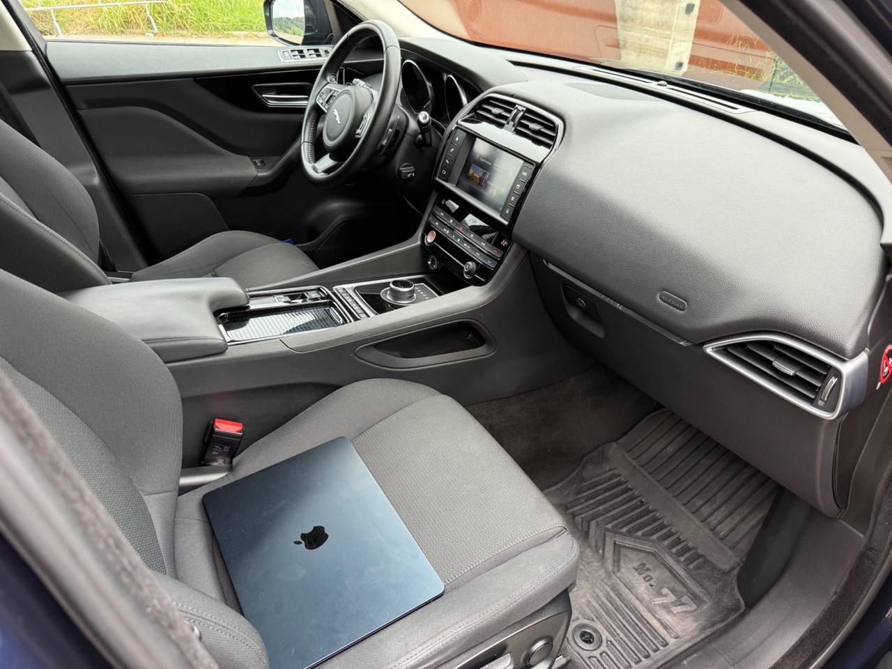 Jaguar F-Pace 2.0 D 180 CV AWD aut. Prestige