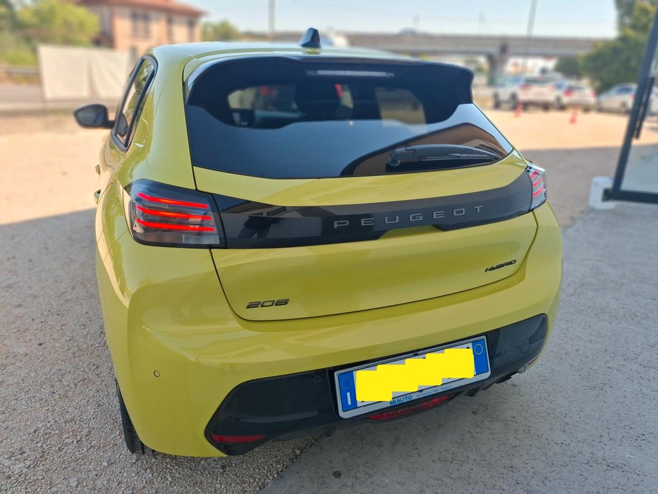 Peugeot 208 Hybrid 110 e-DCS6 Business