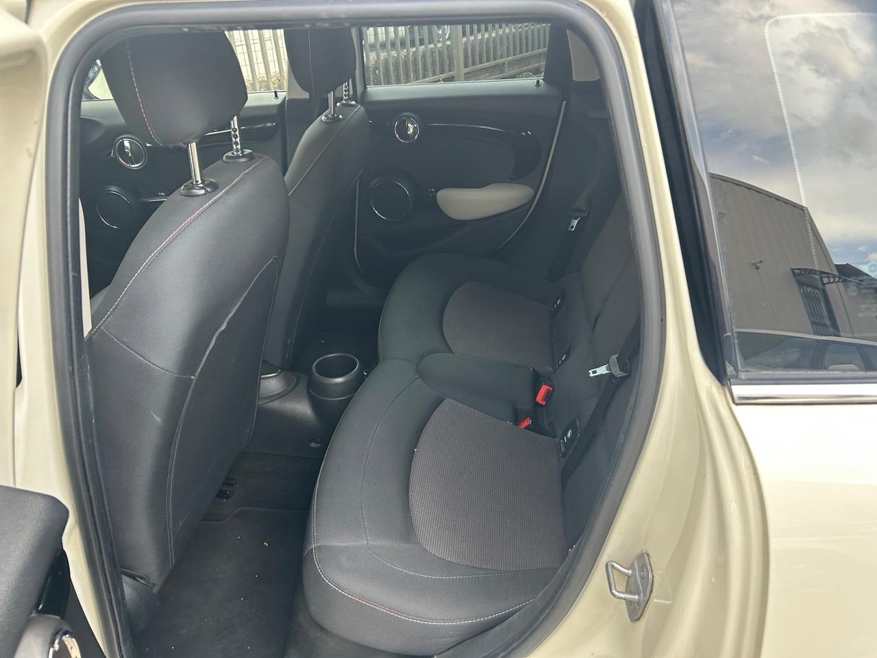 Mini 1.5 Cooper D Business XL