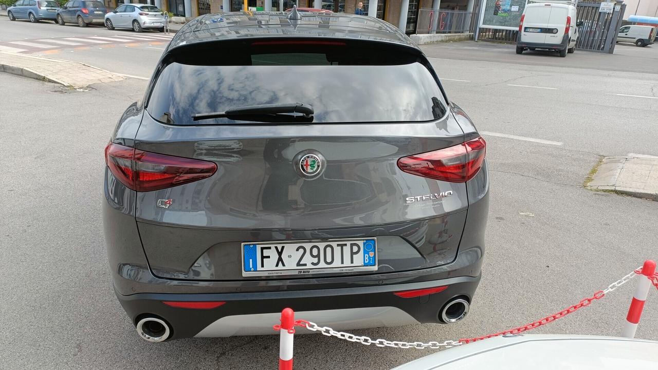 Alfa Romeo Stelvio 2.2 Jtdm SUPER Q4 * 210 CV * Navi * Pelle * Strafull * Garantita 12 Mesi