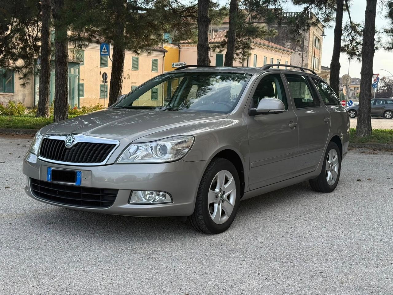 Skoda Octavia 1.6 TDI CR F.AP. DSG Wagon Elegance
