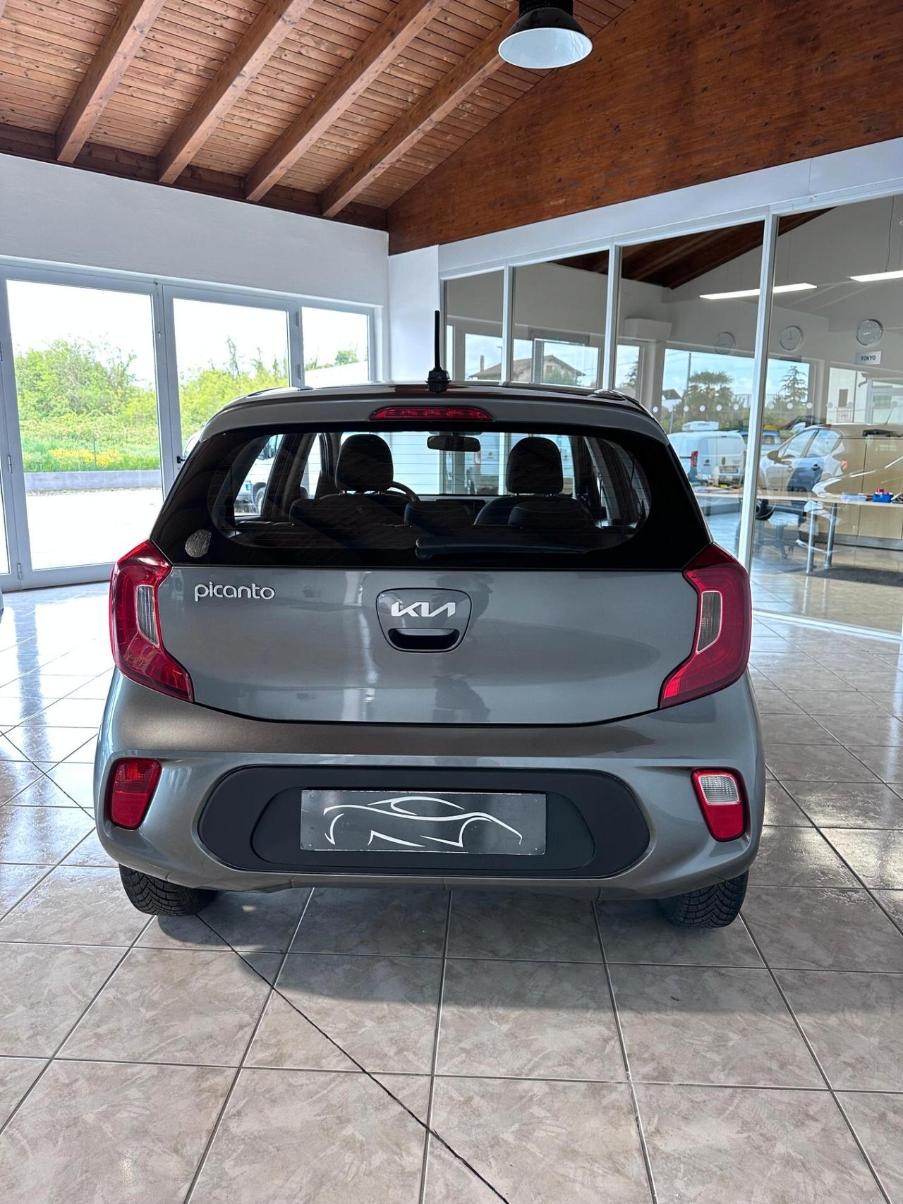 Kia Picanto 1.0 12V 5 porte Urban 69cv NEOPATENTATI