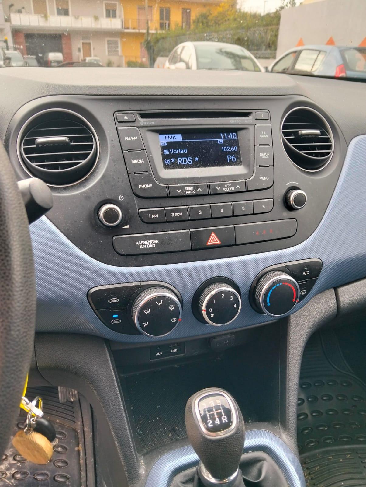 Hyundai i10 1.0 MPI Comfort 2015 "Motore Rotto"