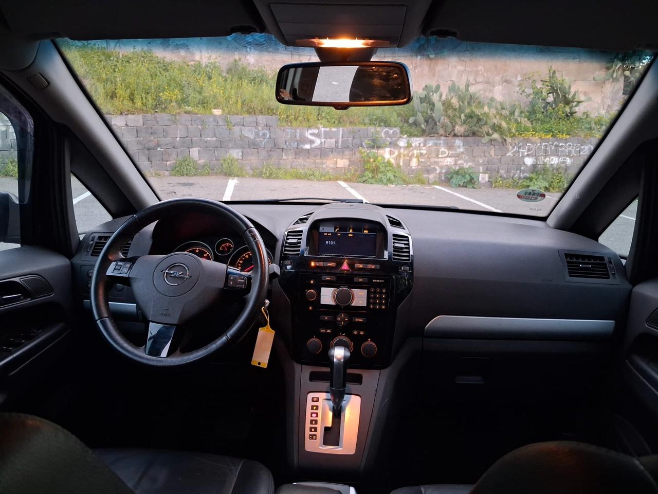 Opel Zafira Pianale ribassato con rampa disabili in carrozzina