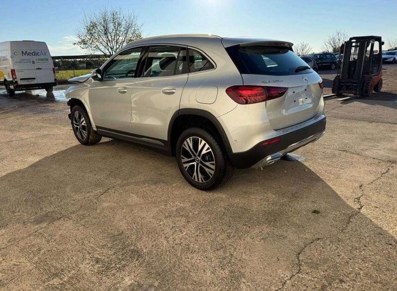 Mercedes-Benz GLA 250 e phev Advanced auto - INCIDENTATA