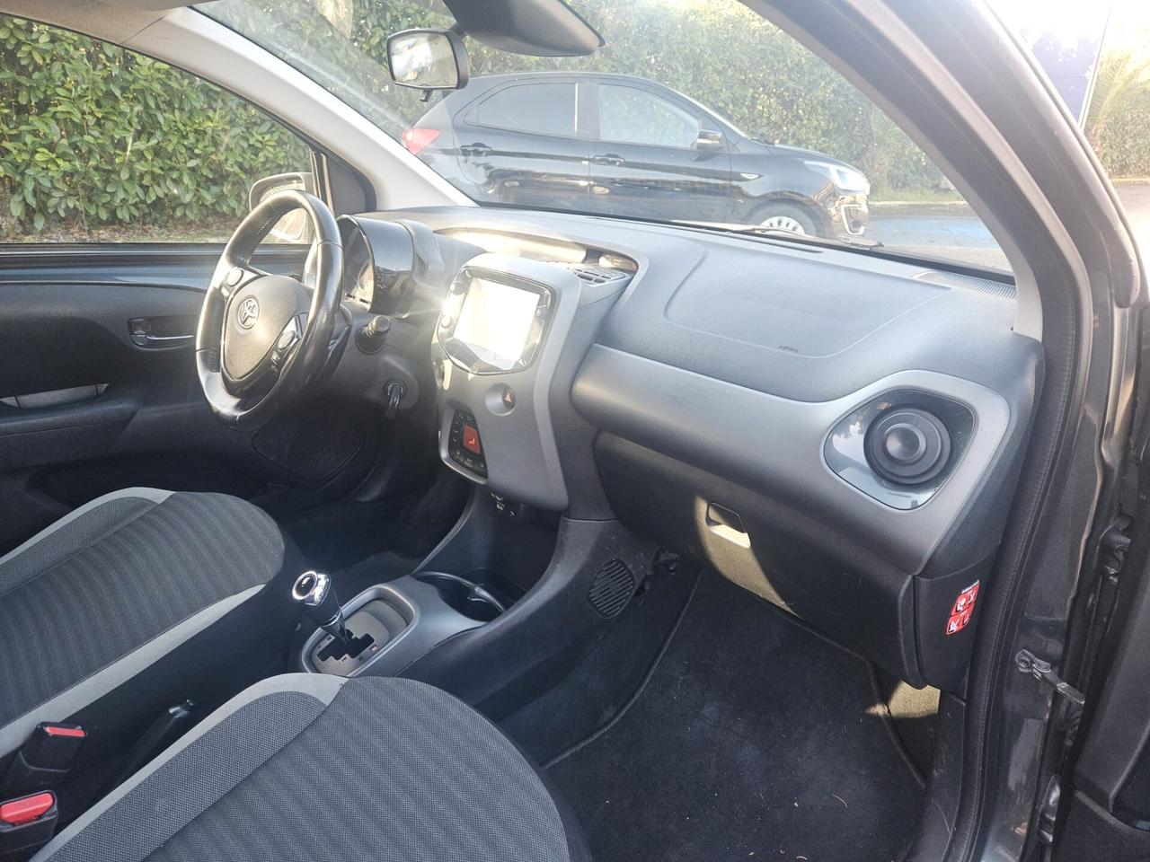 Toyota Aygo 1.0 VVT-i 69 CV 5 porte x-cool TSS MMT