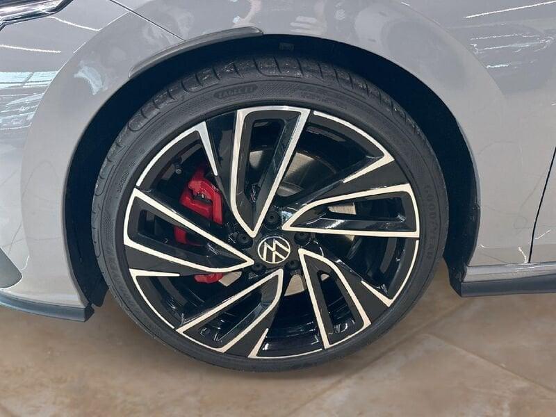 Volkswagen Golf 2.0 TSI GTI DSG