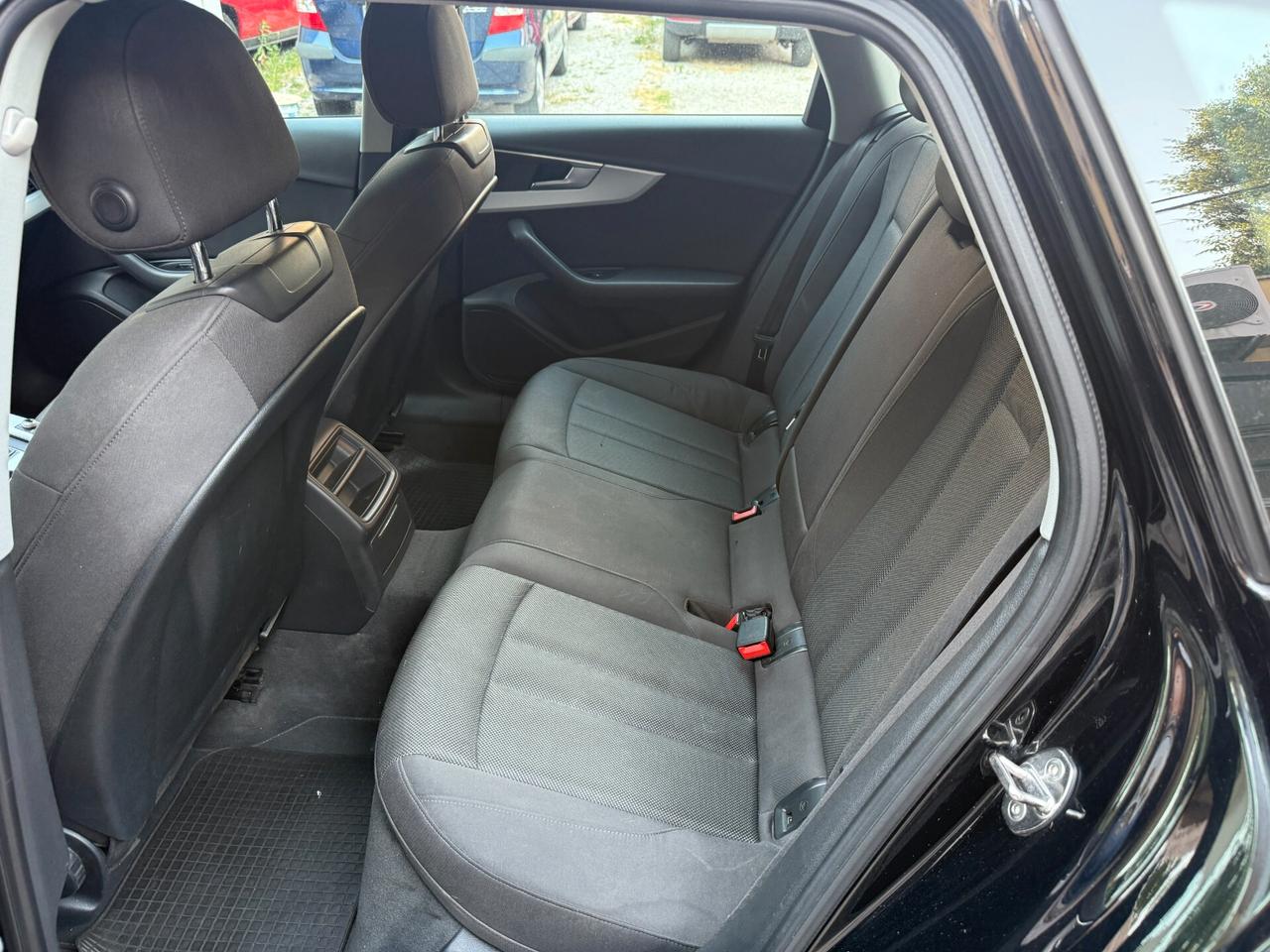 Audi A4 Avant 2.0 TDI 150 CV ultra Business Sport