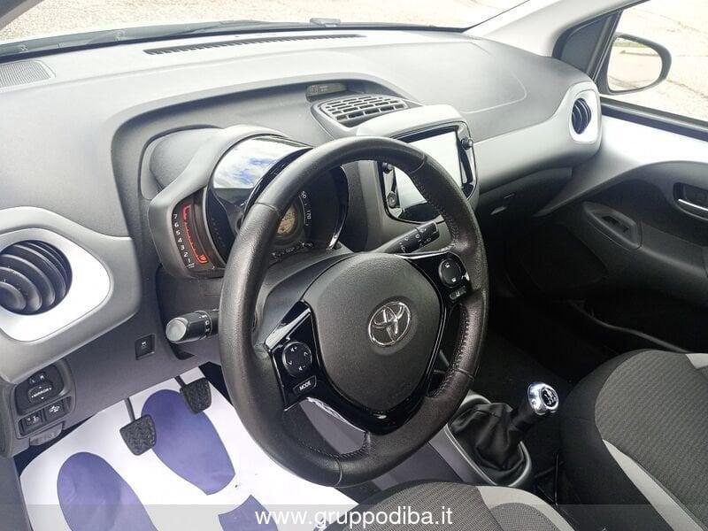 Toyota Aygo II 2018 5p 5p 1.0 x-play 72cv