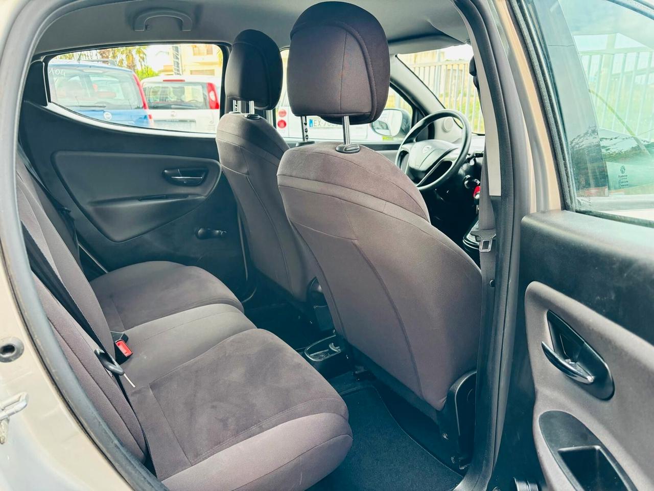 Lancia Ypsilon 1.2 69 CV 5 porte S&S Gold