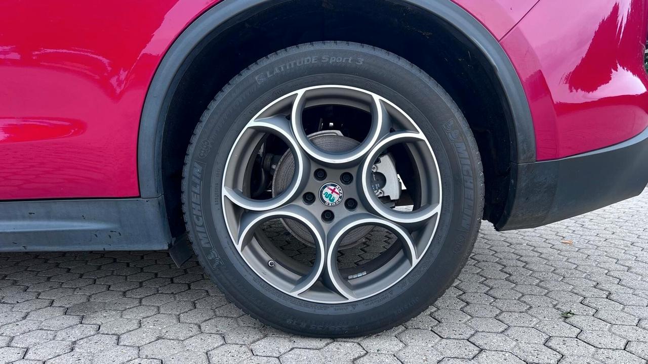 Alfa Romeo Stelvio 2.2 Turbodiesel 150 CV AT8 RWD Business