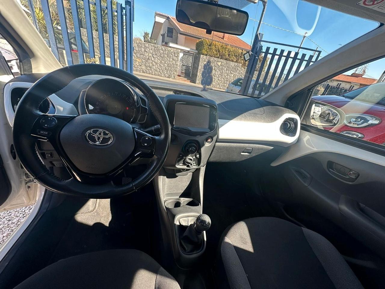 Toyota Aygo Connect 1.0 VVT-i 72 CV 5 porte x-clusiv MMT