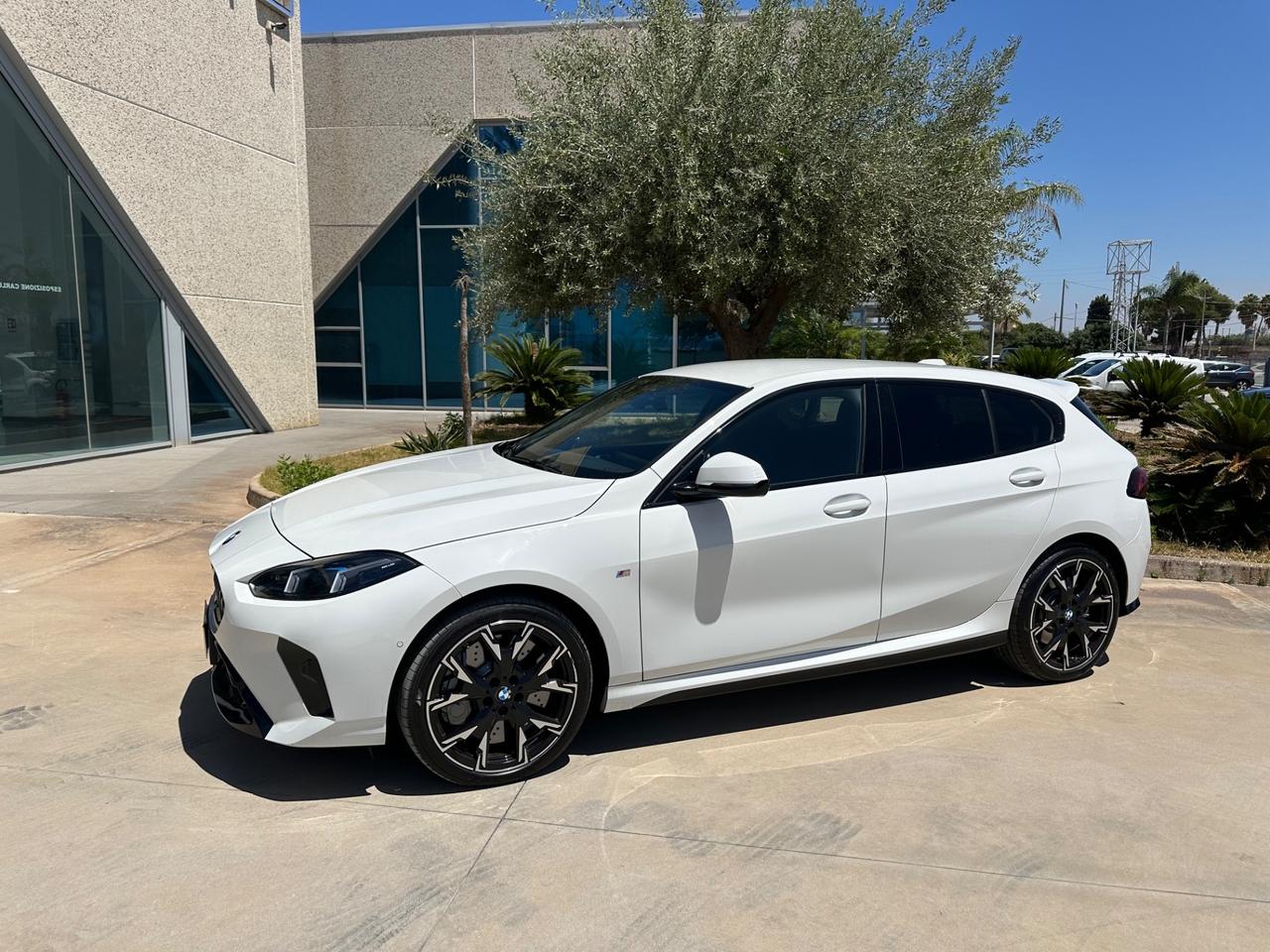 BMW 118 d MSport Pro possibilità noleggio no scoring