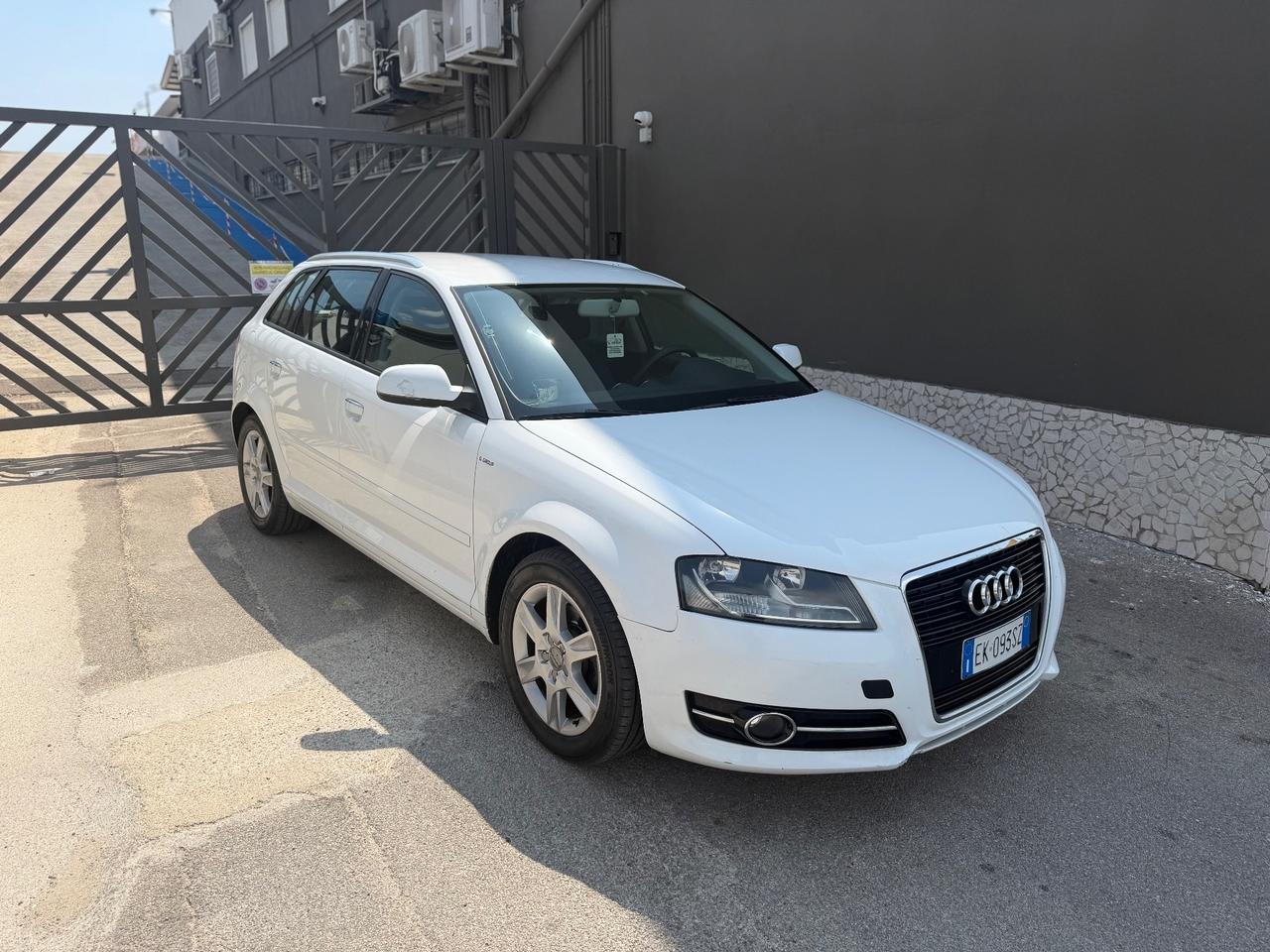 Audi A3 SPB 1.6 TDI 90 CV CR F.AP Attraction
