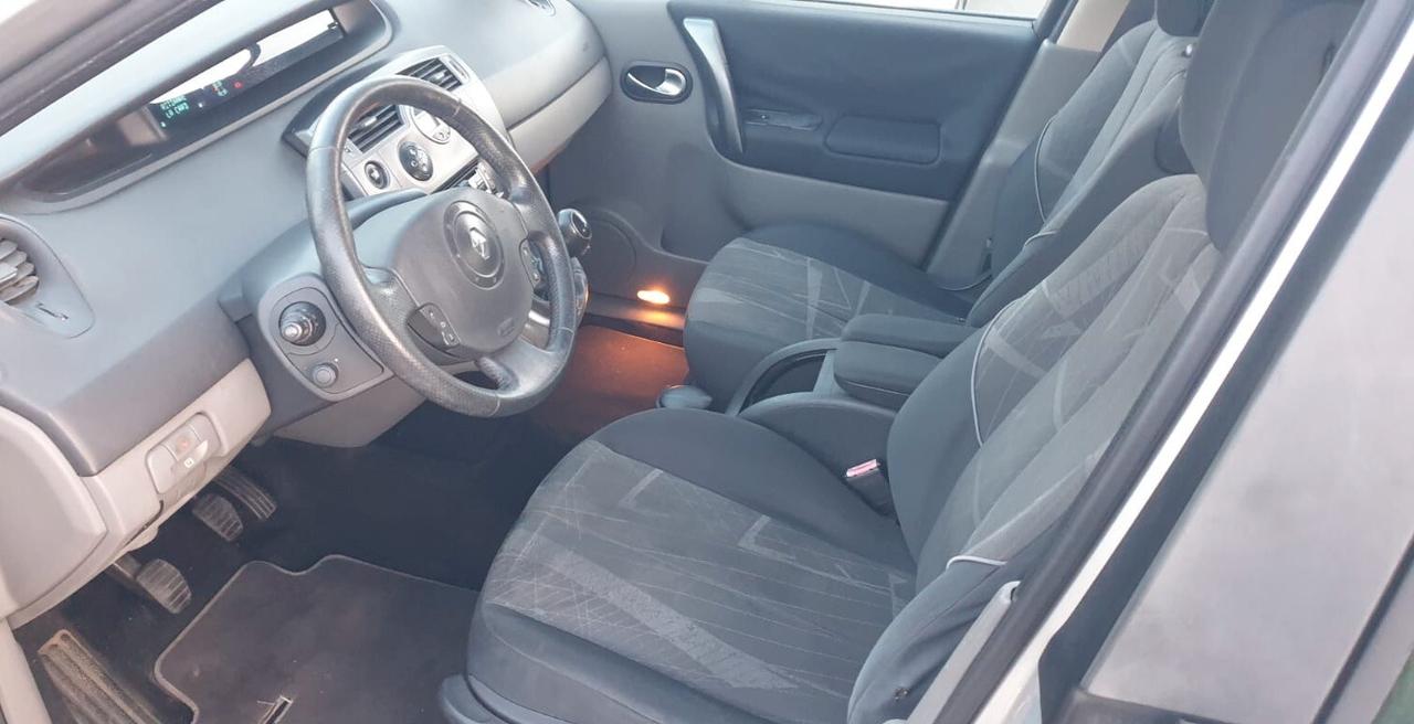 Renault Grand Scenic 1.9 dCi/130CV 7 POSTI