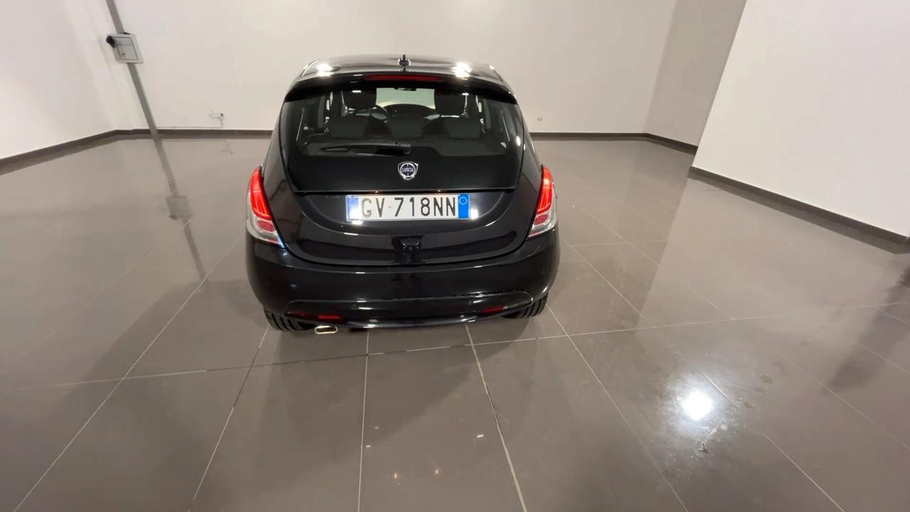 Lancia Ypsilon 1.0 FireFly 5 porte S&S Hybrid Platino