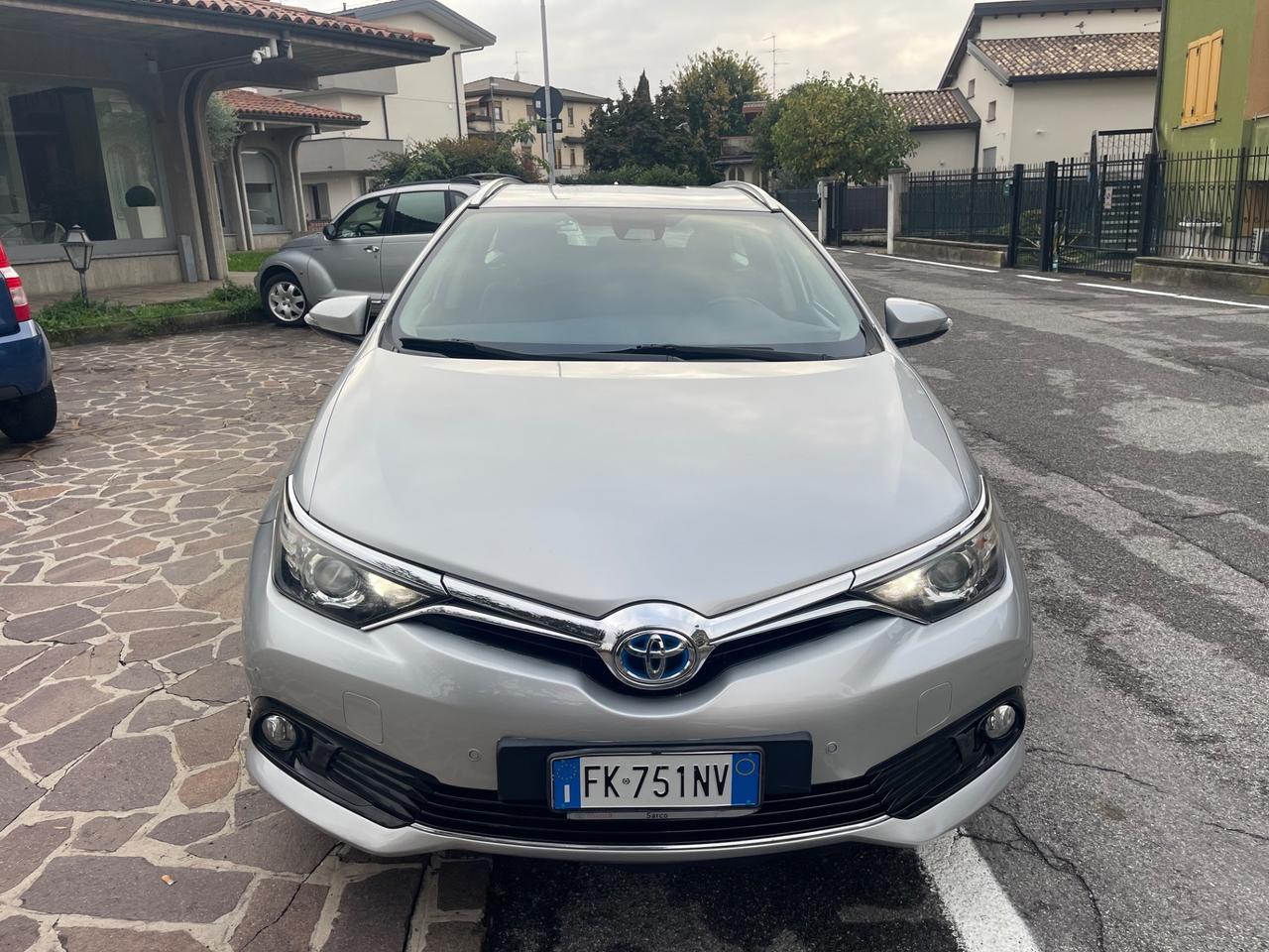 Toyota Auris Touring Sports 1.8 Hybrid Lounge