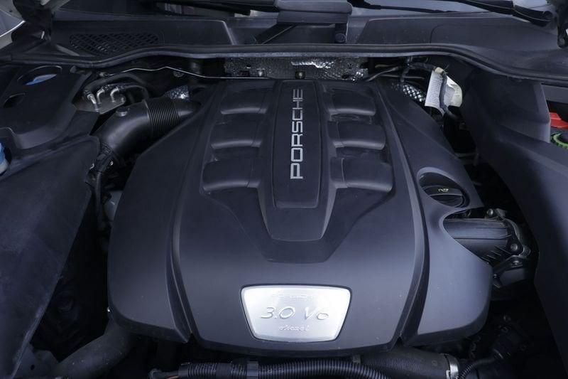 Porsche Cayenne 3.0 Diesel 262 CV Platinum Edition Tetto Unicoproprietario