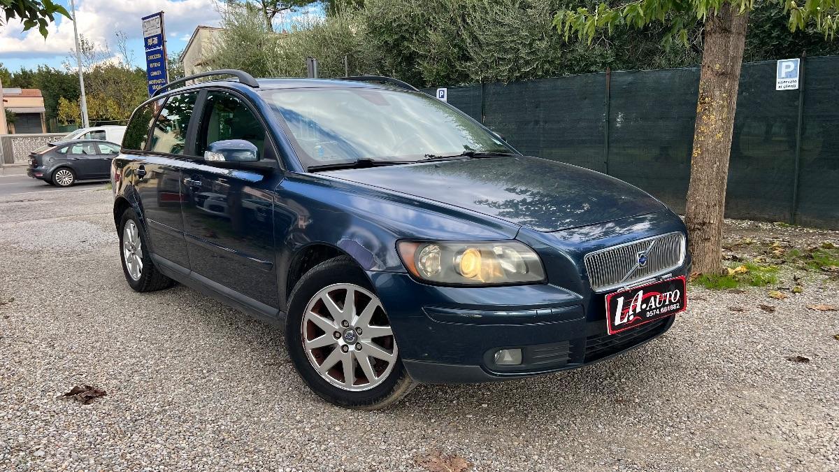 VOLVO - V50 2.0d Summum