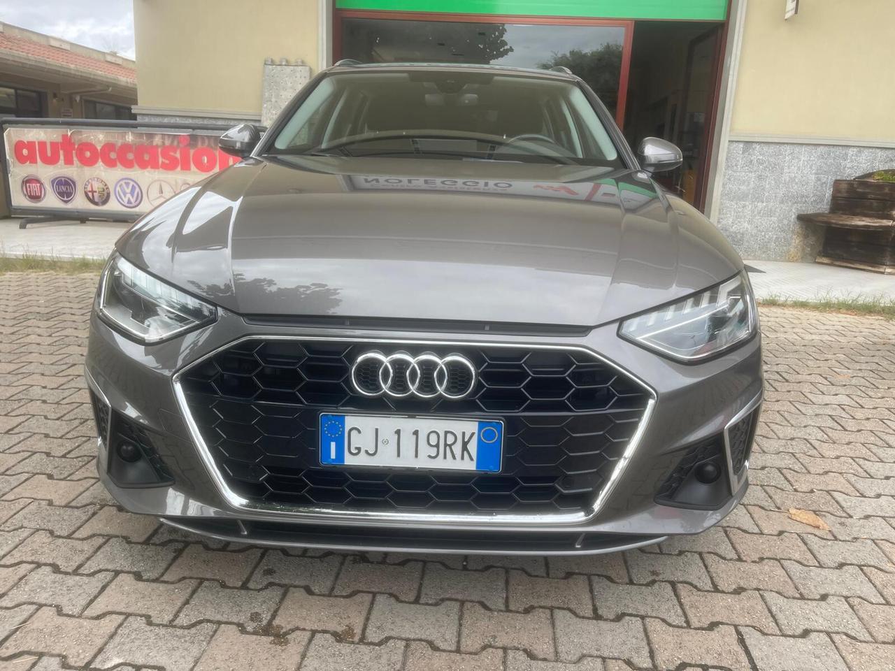 Audi A4 Avant 40 TDI S tronic line edition
