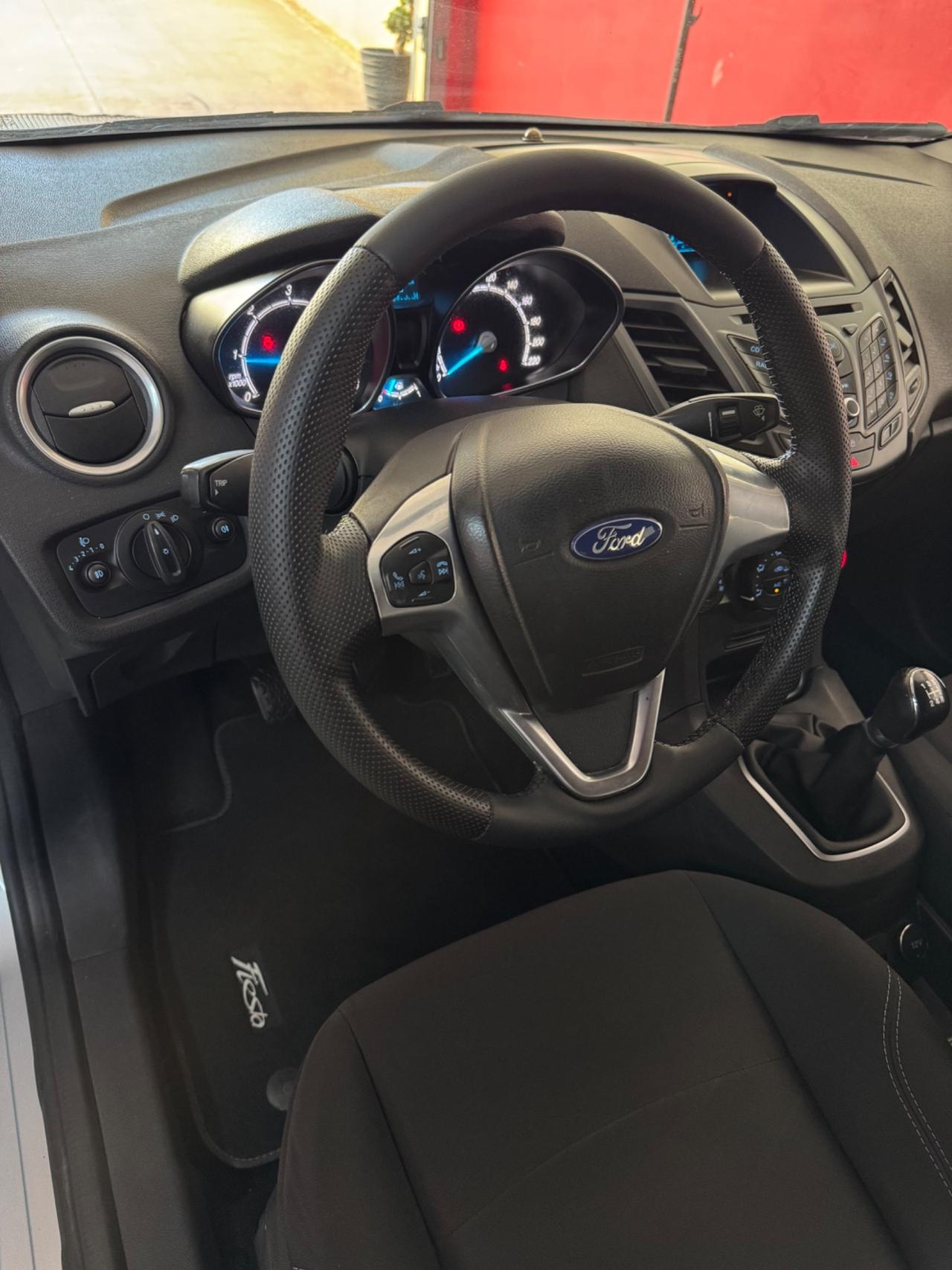 Ford Fiesta 1.5 TDCi 75CV 5 porte Titanium