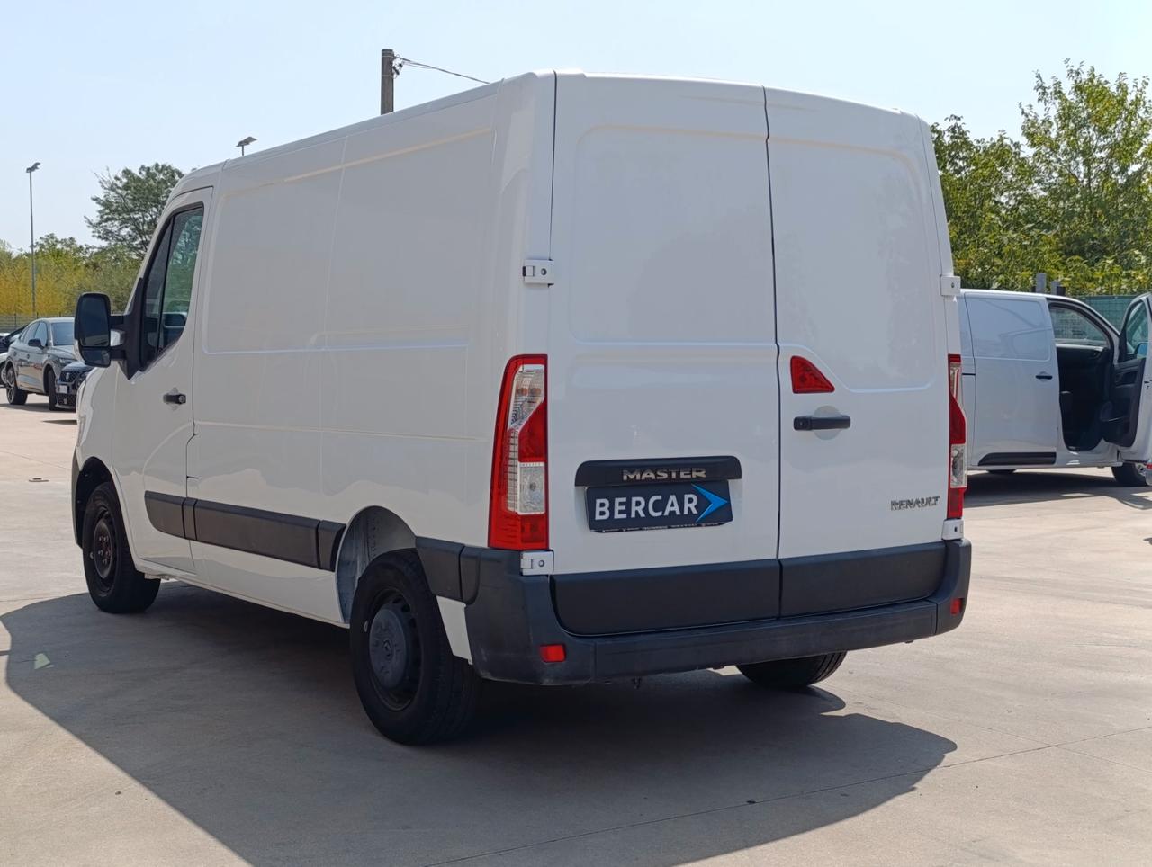 RENAULT Master T28 2.3 dci 135cv L1H1 Ice Plus