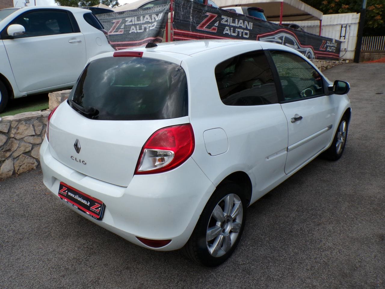 Renault Clio 1.2 16V 3 porte Luxe