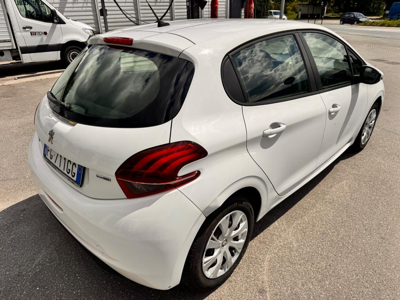 Peugeot 208 BlueHDi 75 5 porte Allure AUTOCARRO 5 POSTI