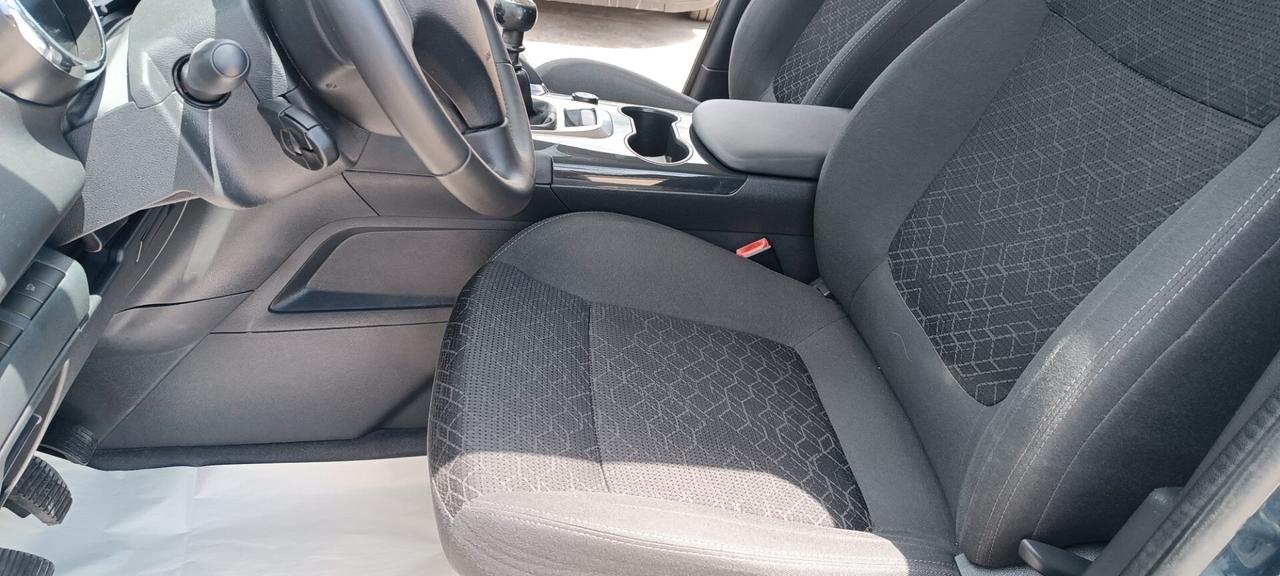 Peugeot 3008 BlueHDi 120 S&S Business