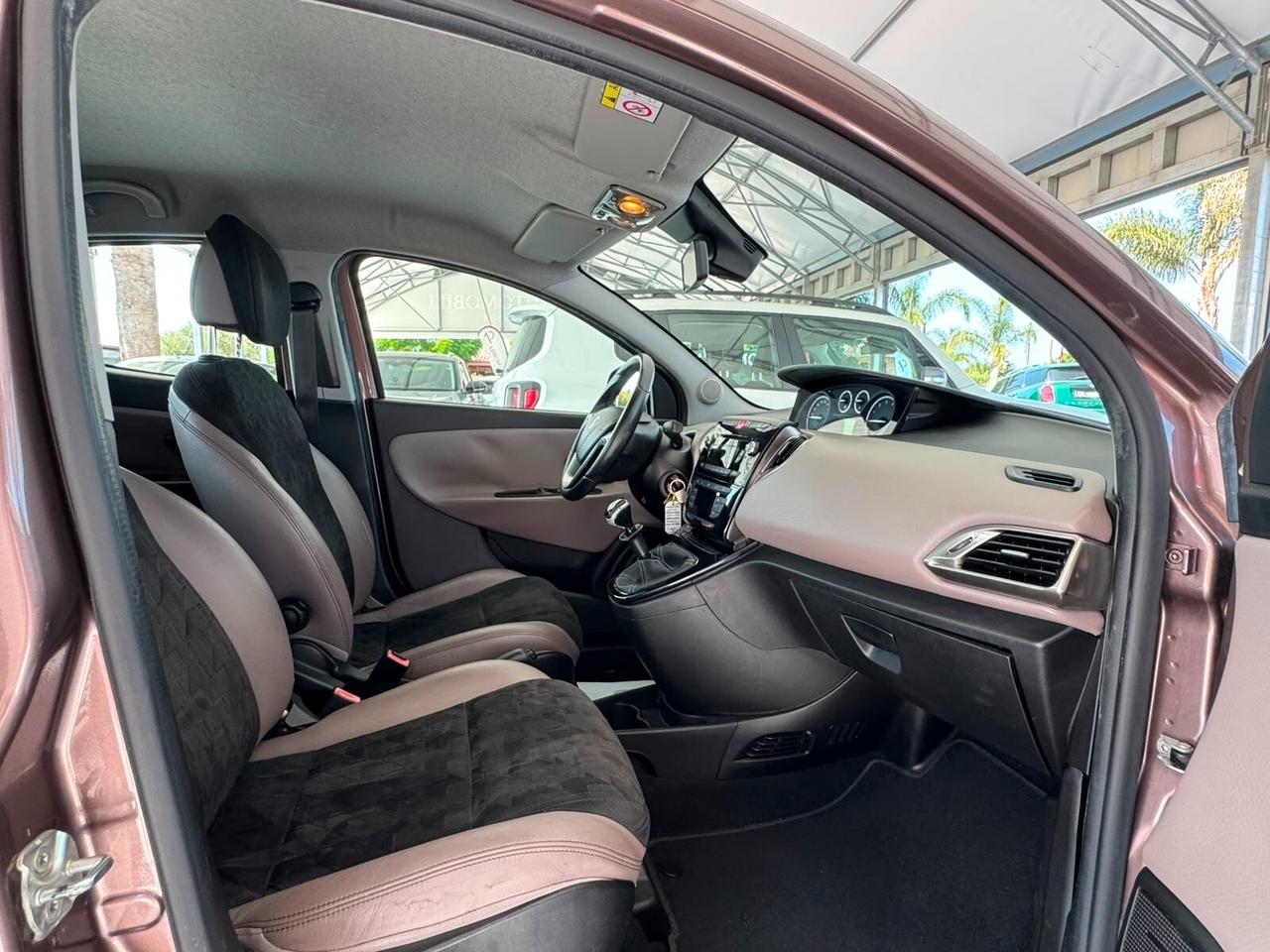 Lancia Ypsilon 1.2 69 CV 5 porte Elle