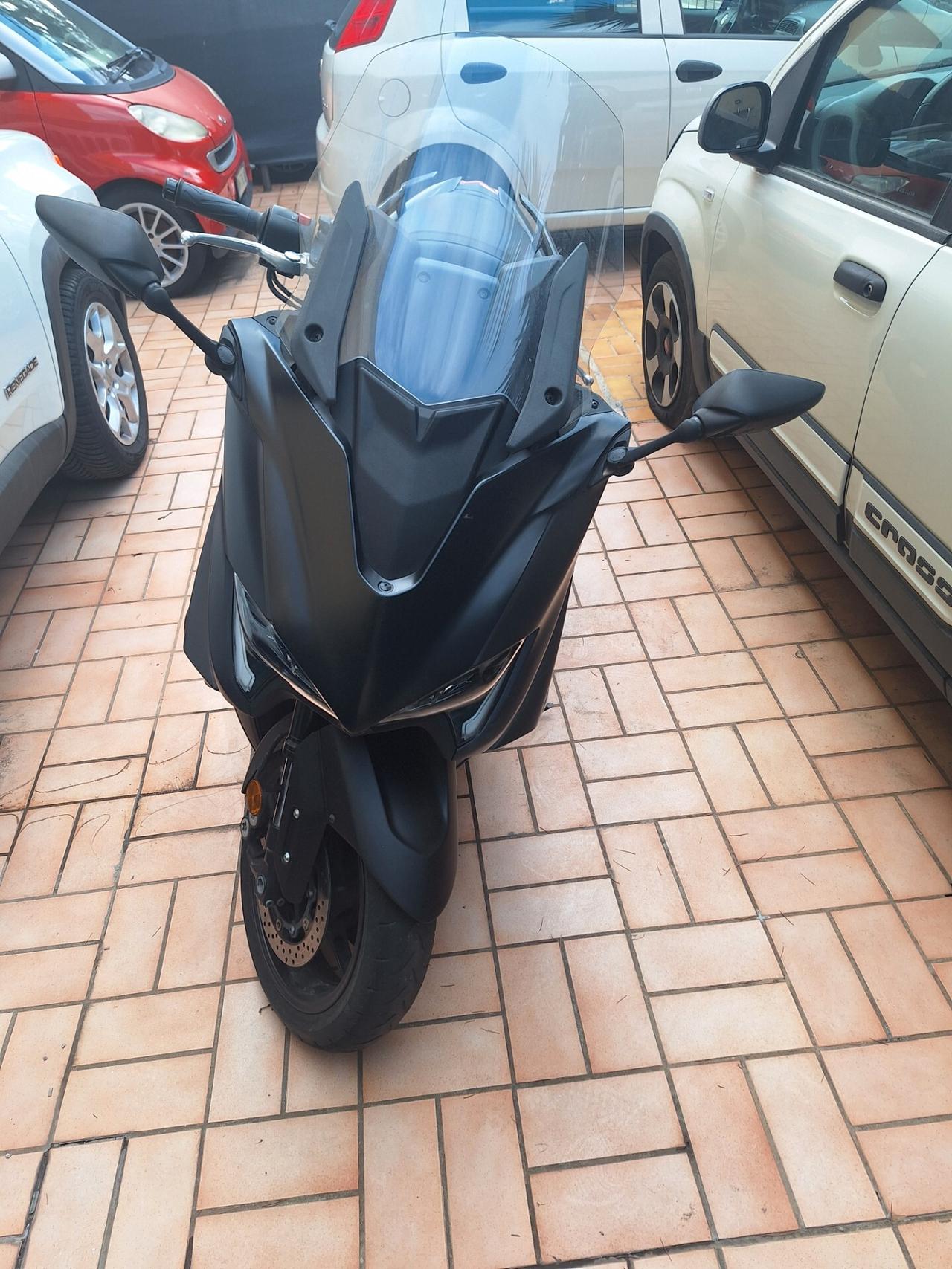 Yamaha TMAX 560 Black