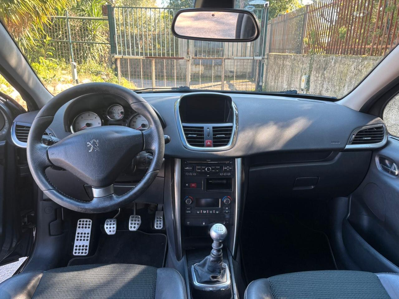PEUGEOT 207 1.6 HDi 112CV Allure - 2011