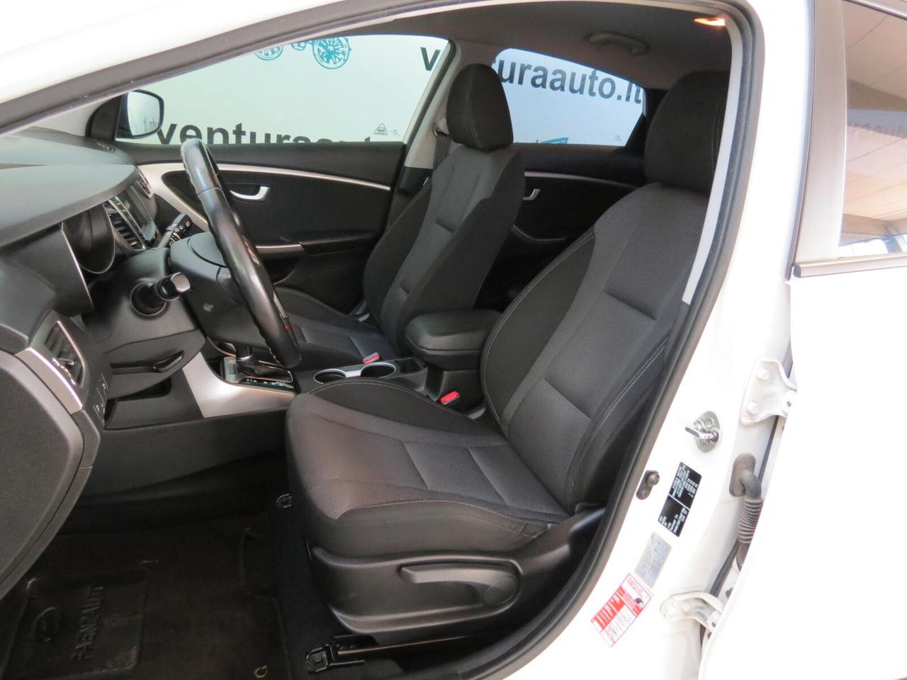 Hyundai i30 1.6 CRDi 110 cv 5p. Comfort A/T