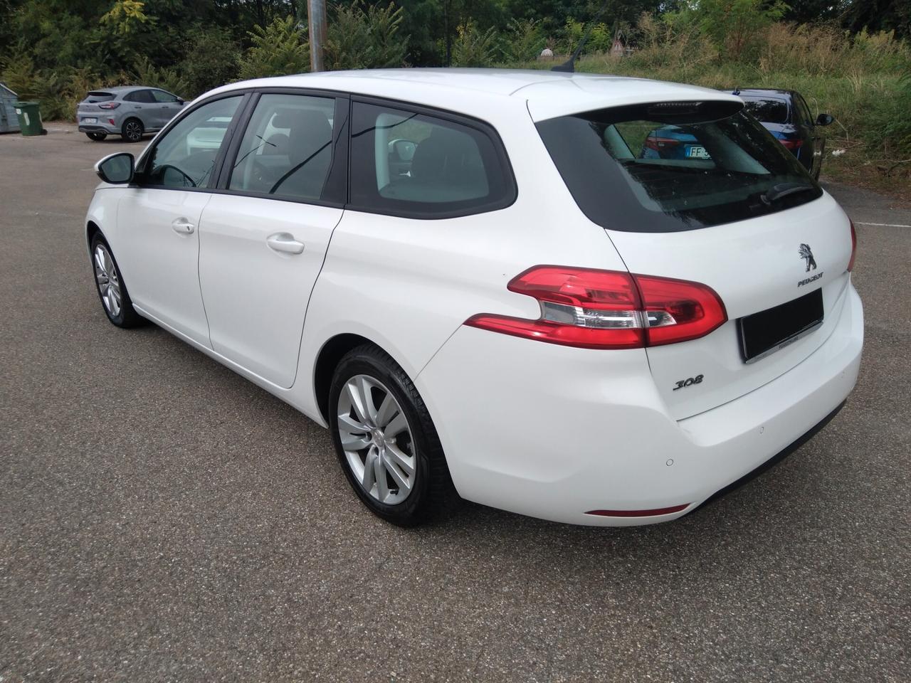 Peugeot 308 BlueHDi 100 S&S SW Business