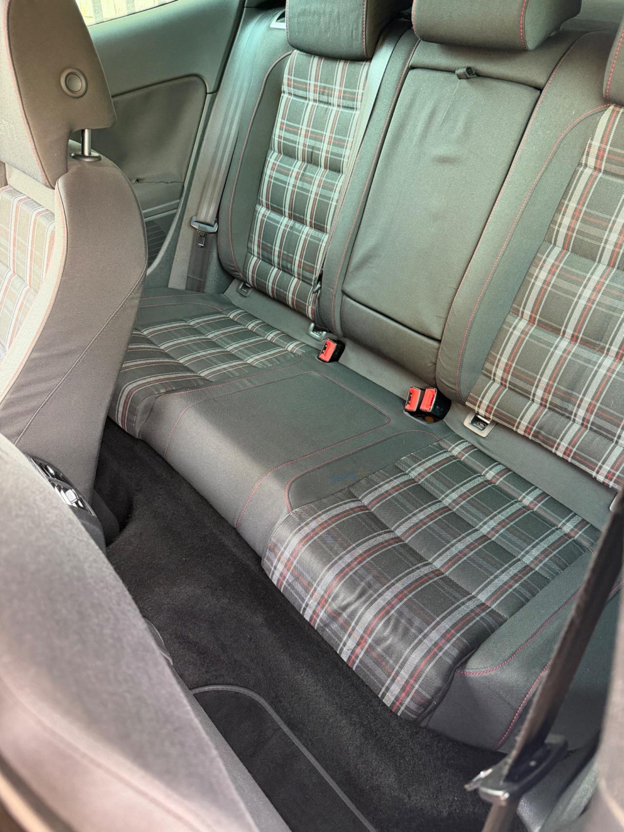 Volkswagen Golf GTI 2.0 TSI DSG 3p.