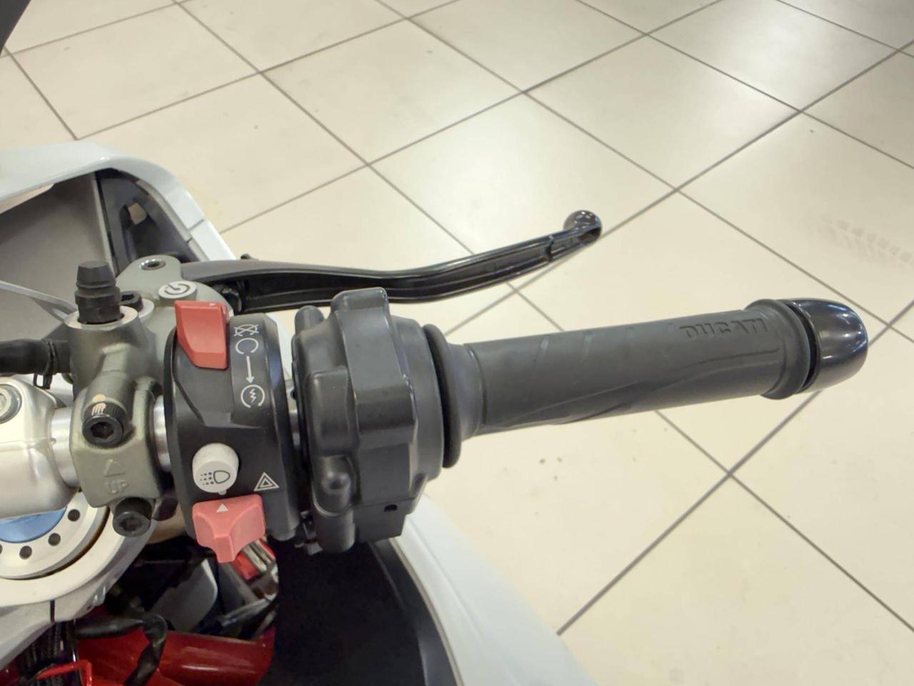 DUCATI 939 Super Sport S White