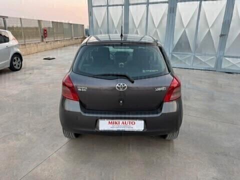 Toyota Yaris 1.3 5 porte Navi