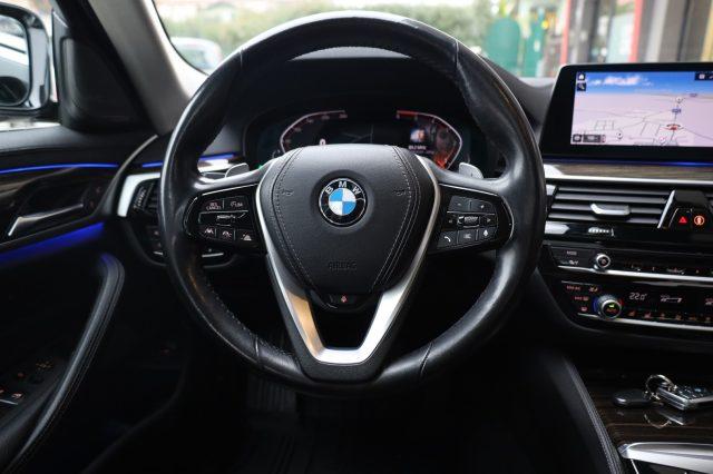 BMW 530 d xDrive 249CV Berlina Live Cockpit HeadUp Tetto