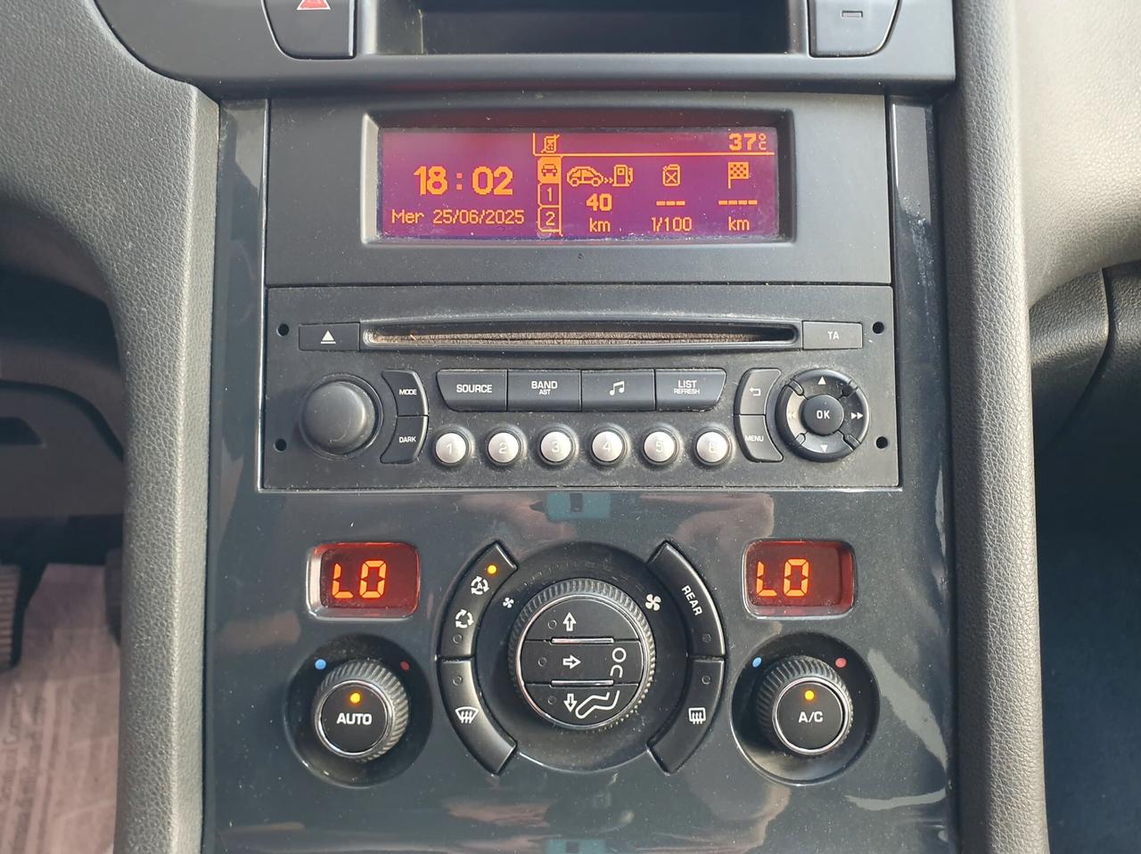 Peugeot 5008 1.6 hdi 115cv Active 2015