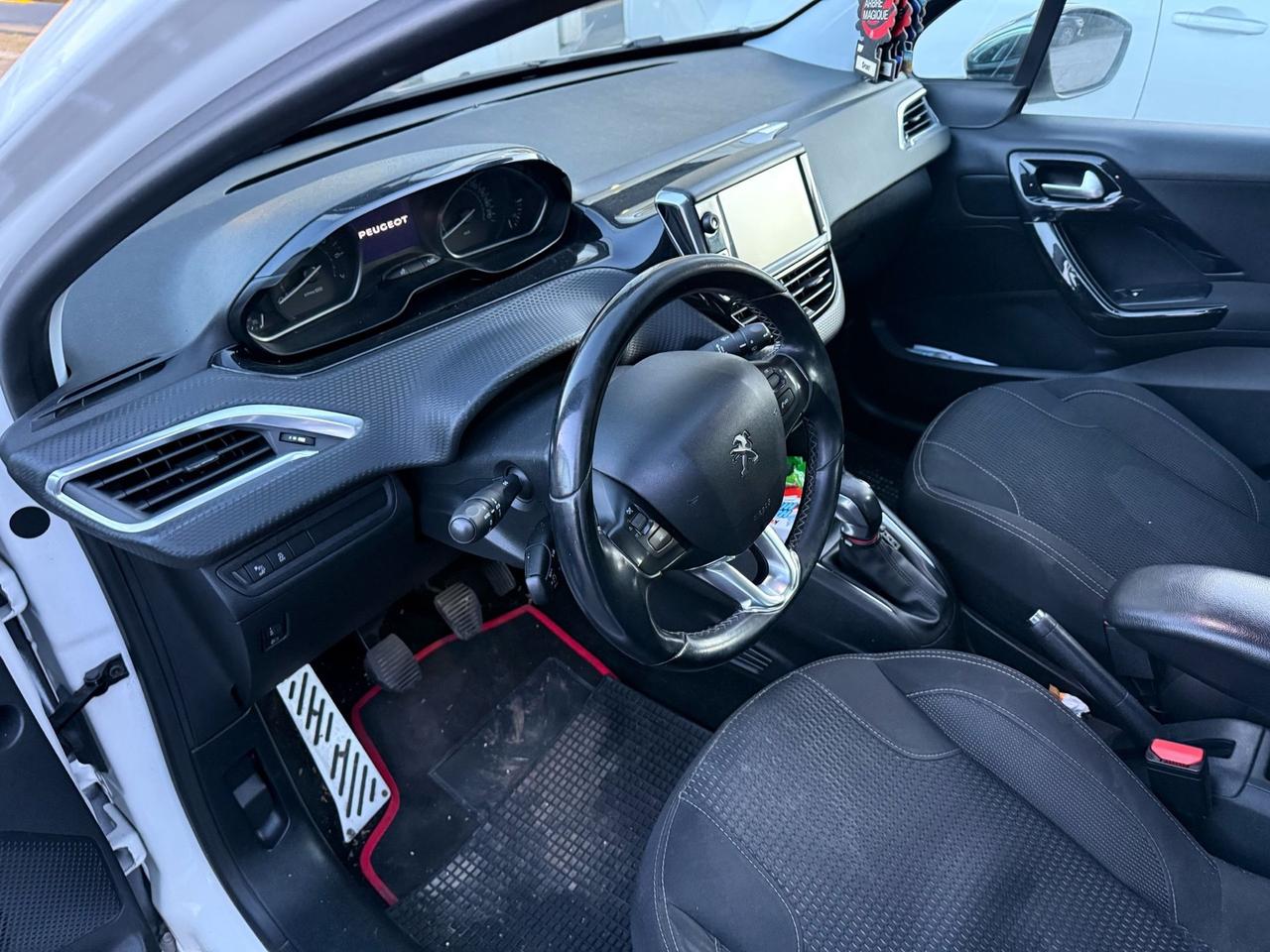 Peugeot 208 PureTech 82 5 porte Allure
