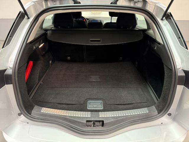 RENAULT Megane Mégane Sporter TCe 140 CV EDC FAP Intens