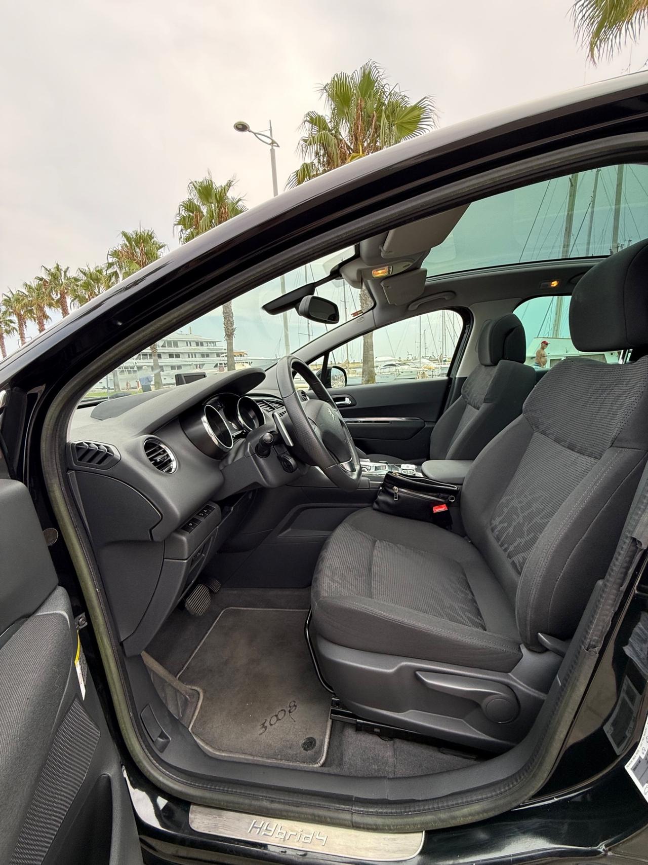 Peugeot 3008 HYbrid4