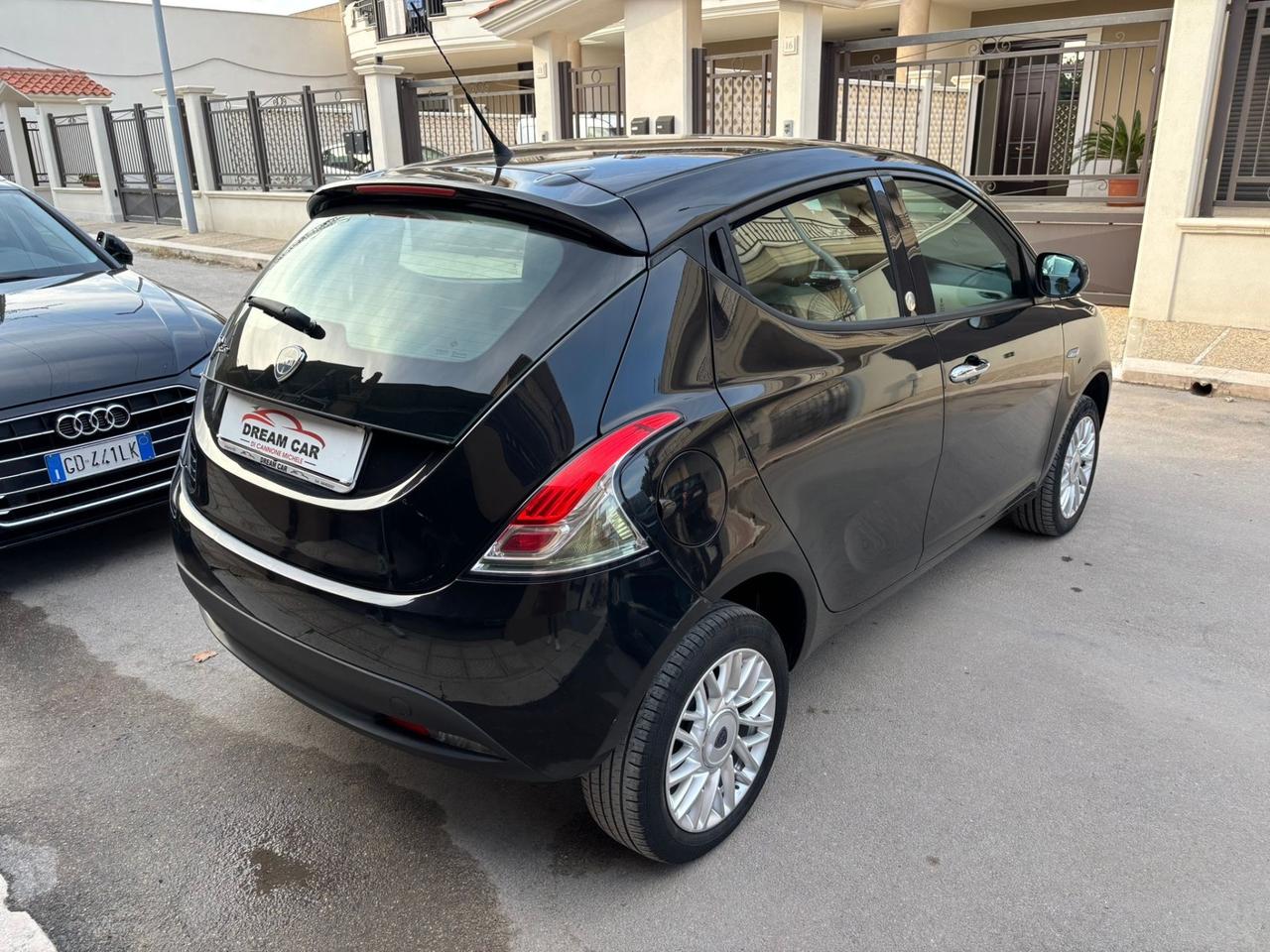 Lancia Ypsilon 1.2 69 CV 5 porte GPL Ecochic Platinum